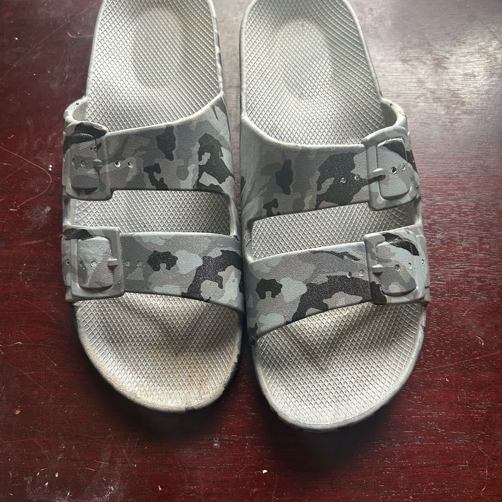 Ecko Unlimited Gray Slide Sandals with Camouflage Straps